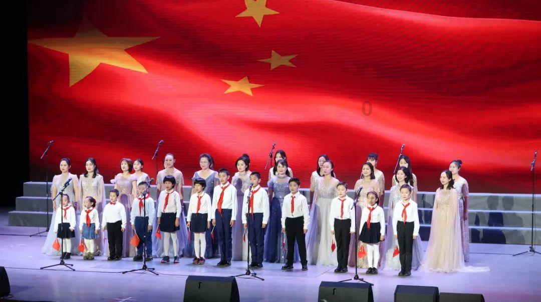 高铁座椅上方挂勾有什么用?游戏画面